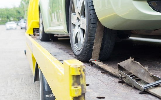 Flatbed vs. Wheel-Lift Car Towing: Which Method Is Safe for Your Vehicle?